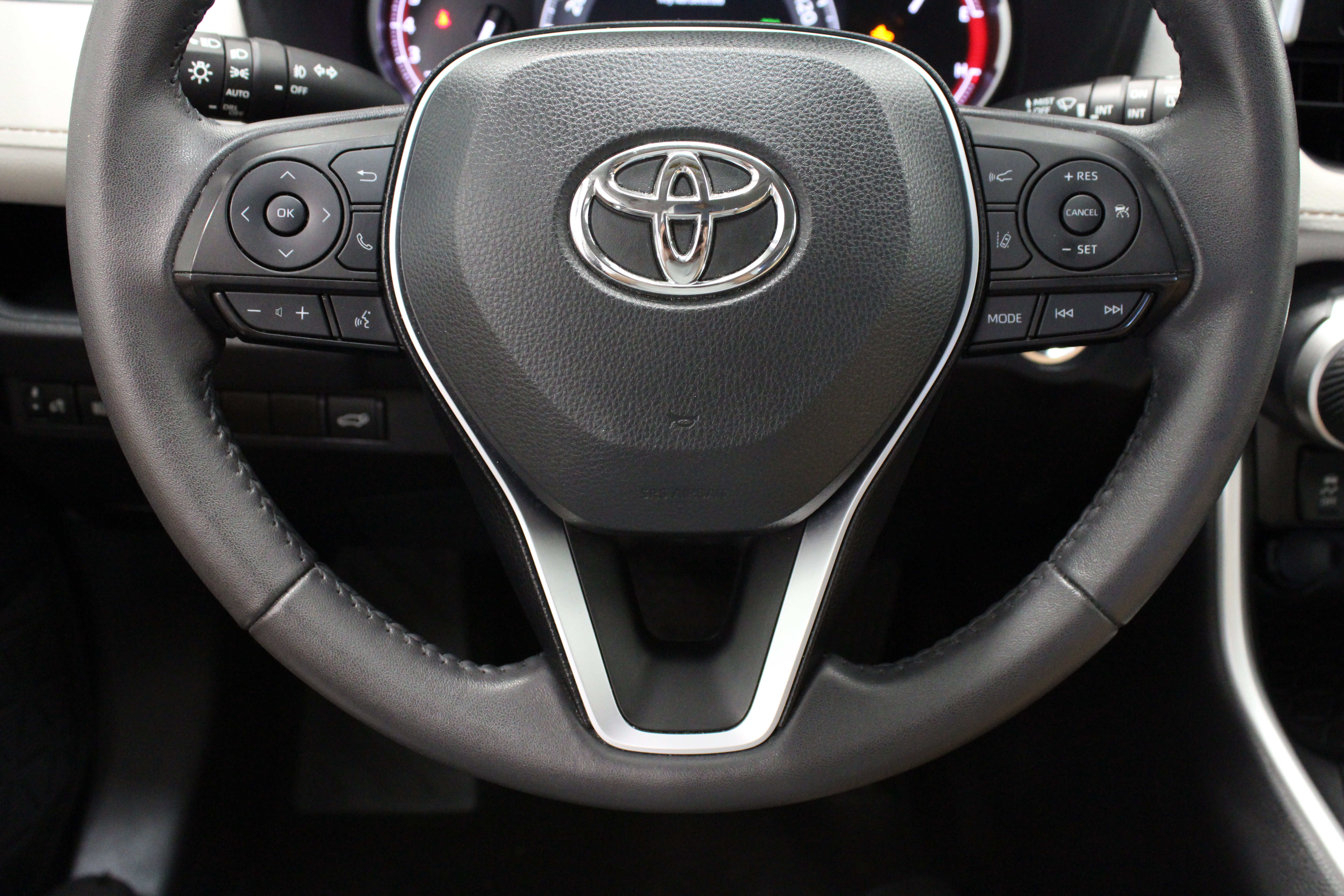 Used 2023 Toyota RAV4 XLE Premium FWD image 24