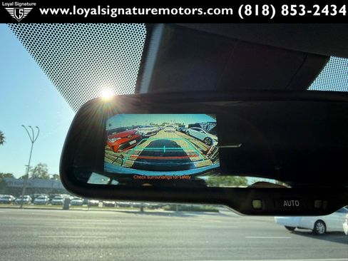 Used 2018 Toyota C-HR XLE FWD image 24