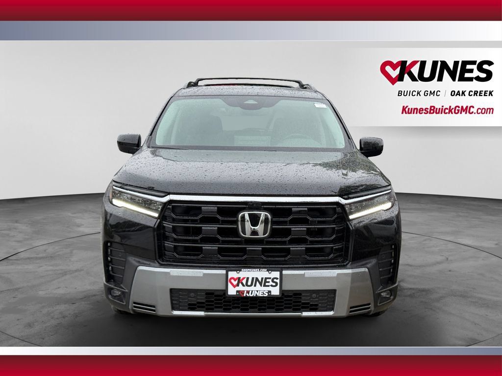 Used 2026 Honda Pilot Touring image 3
