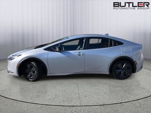 Certified 2025 Toyota Prius LE image 2