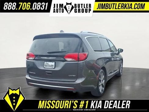 Used 2019 Chrysler Pacifica Limited w/ Advanced Safetytec Group FWD image 28