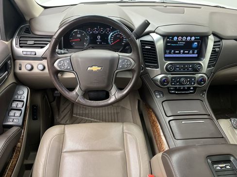 Used 2019 Chevrolet Suburban Premier image 22