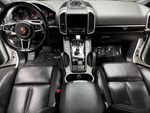 Used 2018 Porsche Cayenne image 39