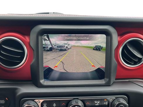 Used 2022 Jeep Gladiator Rubicon w/ Cold Weather Group AWD/4WD image 12