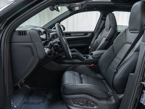 New 2026 Porsche Cayenne S AWD/4WD image 15