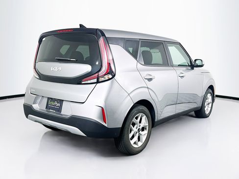 Used 2025 Kia Soul LX w/ LX Technology Package FWD image 9