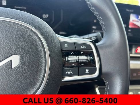 Used 2025 Kia Carnival SX w/ SX Dark Edition Package FWD image 13