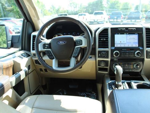 Used 2018 Ford F150 Lariat w/ Equipment Group 502A Luxury AWD/4WD image 16