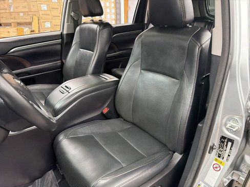 Used 2018 Toyota Highlander Limited image 19