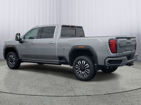 Used 2024 GMC Sierra 3500 Denali Ultimate image 4