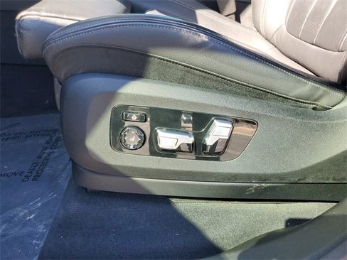 Used 2019 BMW X5 xDrive50i w/ M Sport Package image 15