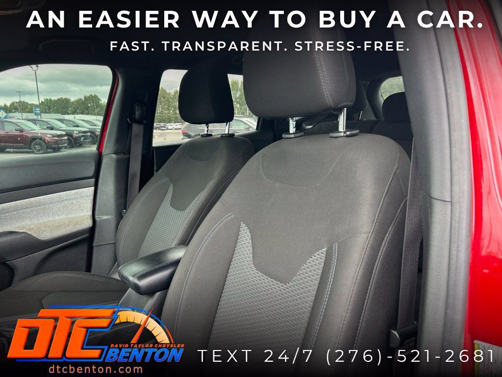 Used 2024 Jeep Compass Sport AWD/4WD image 6