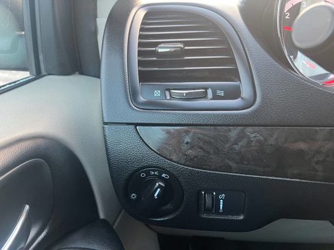 Used 2015 Dodge Grand Caravan SE w/ Quick Order Package 29E SE image 14