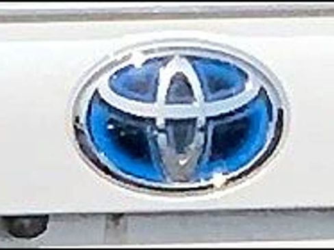 Used 2024 Toyota RAV4 XLE Premium AWD/4WD image 31