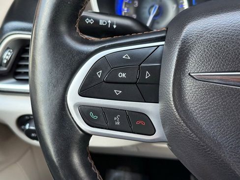 Used 2017 Chrysler Pacifica Touring-L w/ 13 Speaker Alpine Sound Group FWD image 33