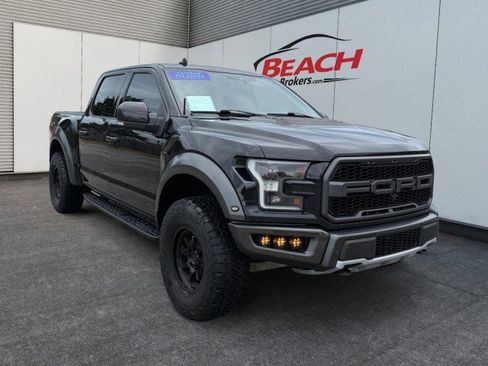 Used 2019 Ford F150 Raptor w/ Equipment Group 802A Luxury image 3