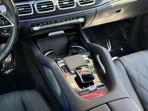 Used 2024 Mercedes-Benz Maybach GLS 600 4MATIC image 34