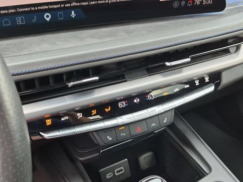 Certified 2025 Cadillac XT4 Sport w/ Cold Weather Package FWD image 25