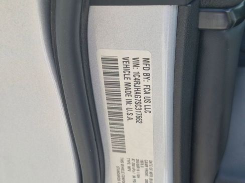 Used 2025 Jeep Grand Cherokee Altitude AWD/4WD image 28