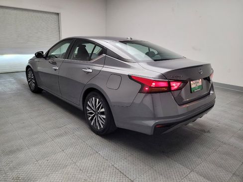 Used 2024 Nissan Altima 2.5 SV image 5