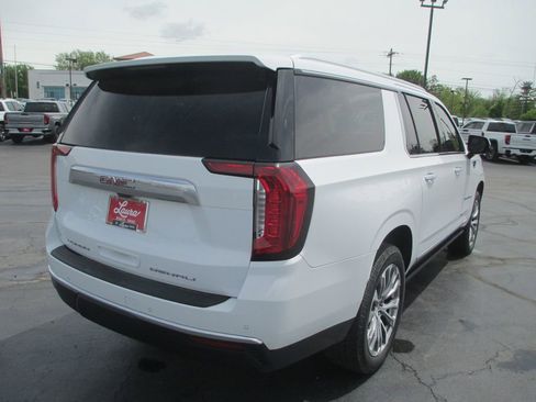 Used 2021 GMC Yukon XL Denali w/ Denali Ultimate Package AWD/4WD image 6