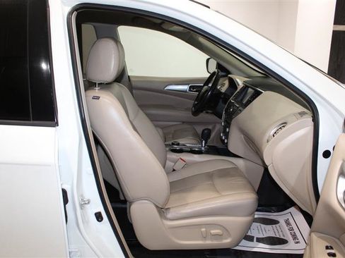 Used 2018 Nissan Pathfinder SL AWD/4WD image 32