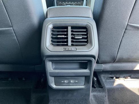 New 2026 Volkswagen Taos SE AWD/4WD image 15