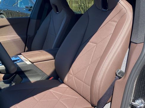 New 2026 BMW iX xDrive45 image 16