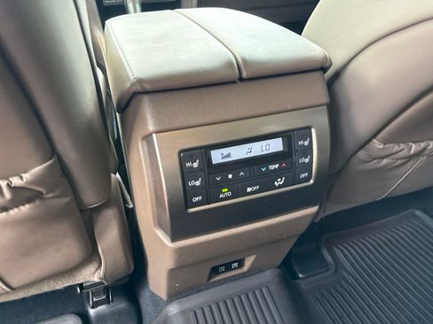 Used 2023 Lexus GX 460 Premium AWD/4WD image 20