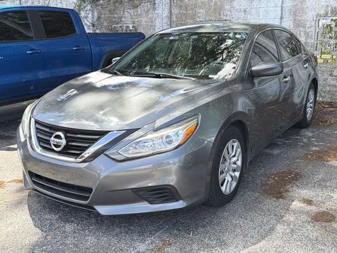 Used 2018 Nissan Altima 2.5 S w/ S Convenience Package FWD image 3