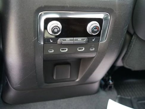 Used 2023 GMC Yukon Denali Ultimate AWD/4WD image 11