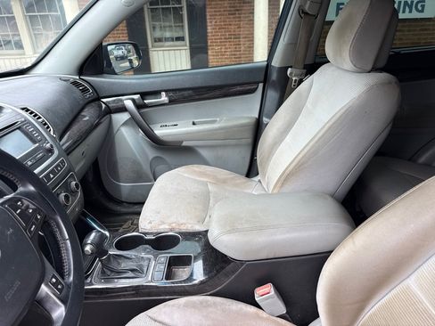 Used 2014 Kia Sorento LX FWD image 12