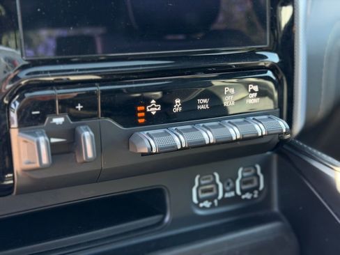Used 2020 RAM 1500 Limited AWD/4WD image 15