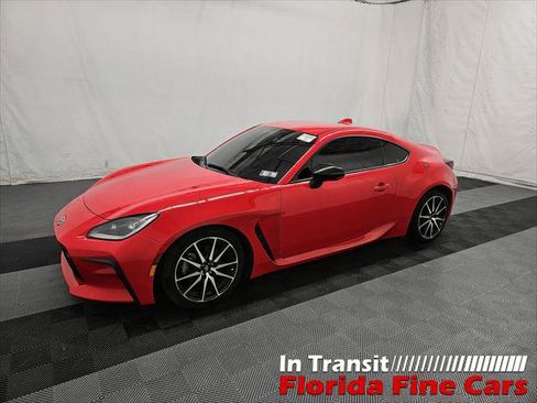Used 2024 Toyota GR86 RWD image 1