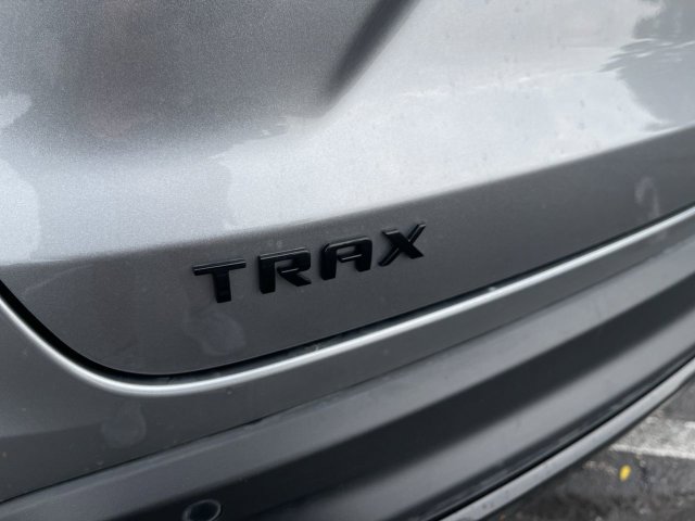 Used 2025 Chevrolet Trax RS w/ Driver Confidence Package FWD image 29