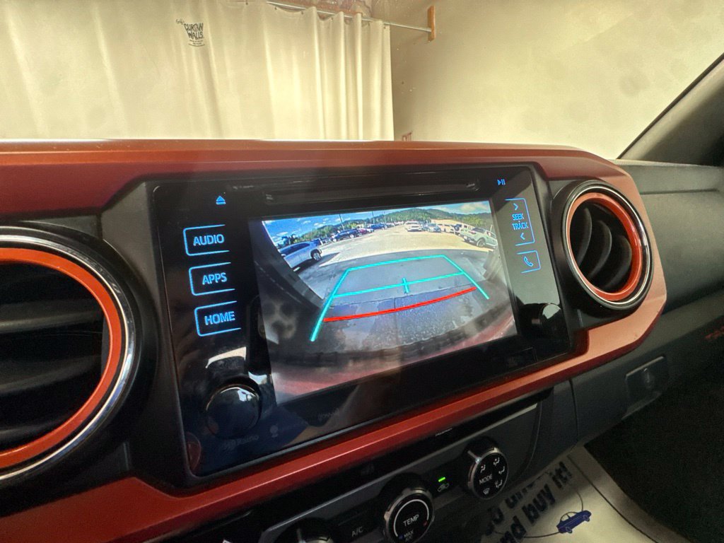 Used 2017 Toyota Tacoma TRD Off-Road w/ Tow Package (A/T) AWD/4WD image 24