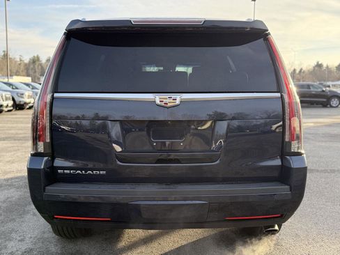 Used 2018 Cadillac Escalade Platinum image 6