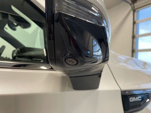 Used 2024 GMC Yukon Denali Ultimate image 14