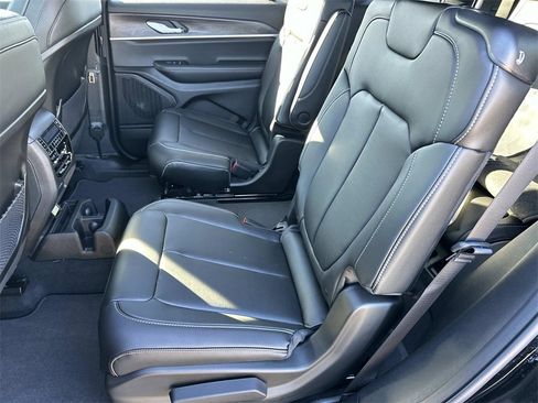 New 2025 Jeep Grand Cherokee L Limited image 9