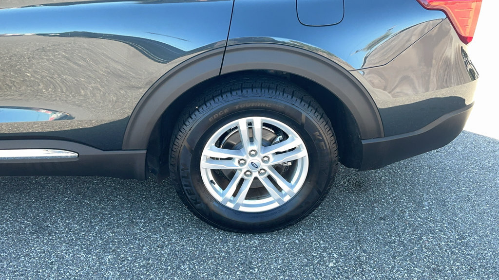 Certified 2023 Ford Explorer XLT w/ Equipment Group 202A RWD image 10