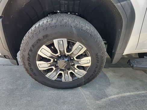 Used 2025 GMC Sierra 2500 Denali w/ Denali Reserve Package image 8