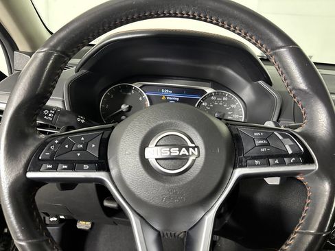 Used 2023 Nissan Altima 2.5 SR FWD image 15