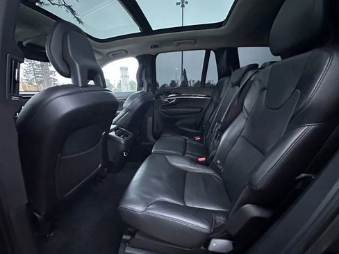 Used 2018 Volvo XC90 T6 Momentum w/ Convenience Package image 8