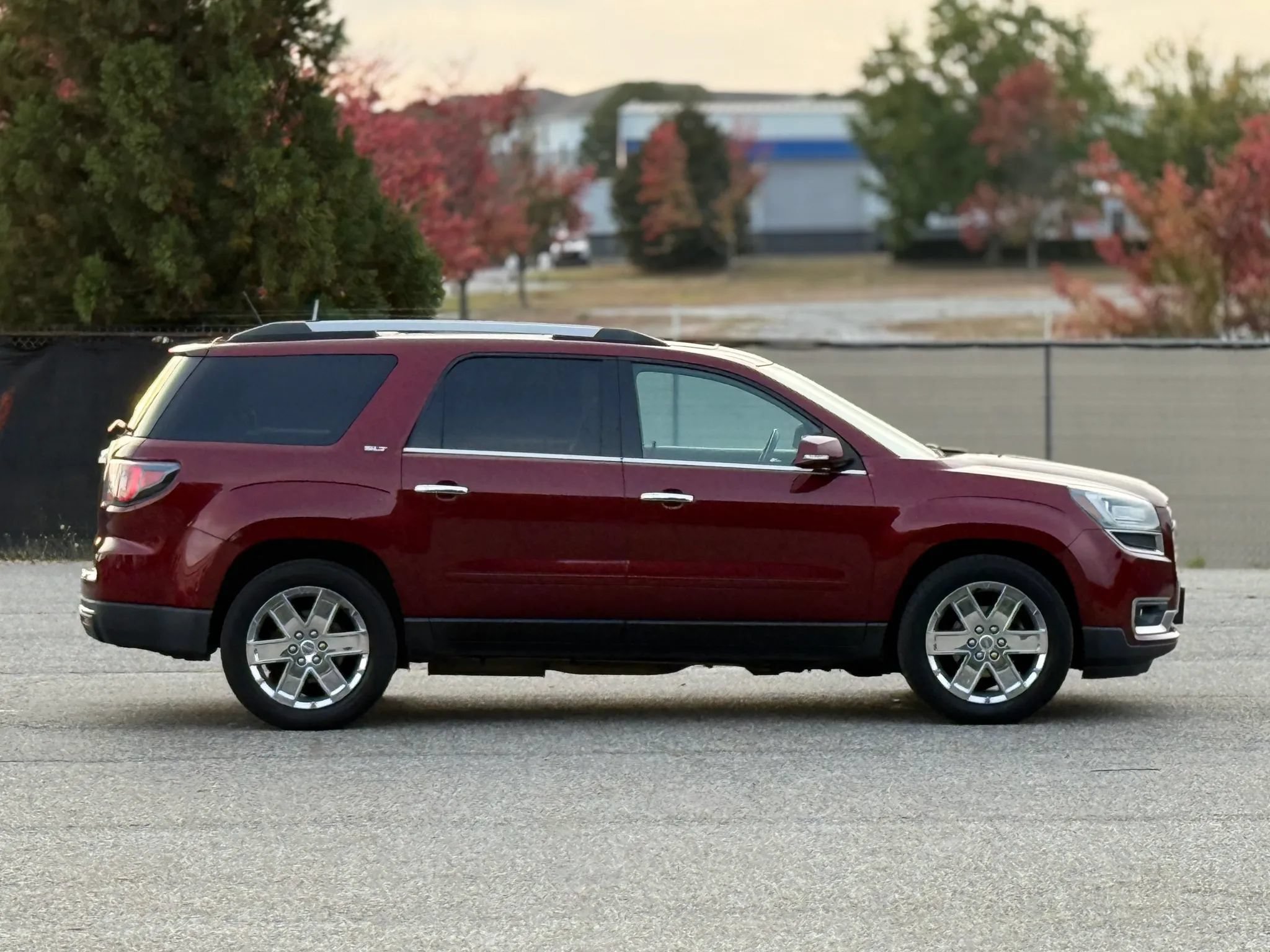 Used 2017 GMC Acadia Limited SLT AWD/4WD image 7