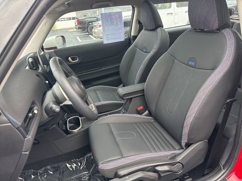 Used 2025 MINI Cooper 2-Door Hardtop FWD image 12