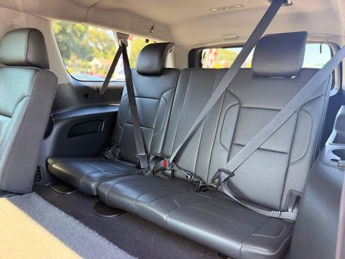 Used 2020 Chevrolet Suburban LT RWD image 18