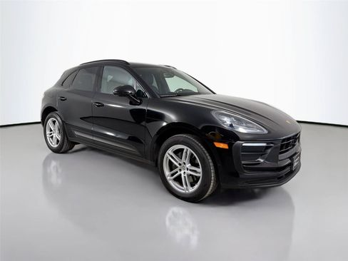 Certified 2024 Porsche Macan w/ Premium Plus Package AWD/4WD image 9