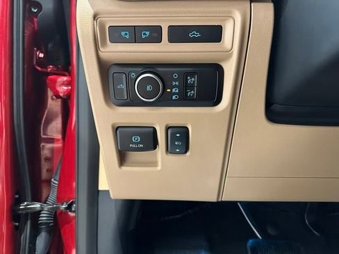 Used 2023 Ford F150 Lariat w/ Equipment Group 502A High image 20