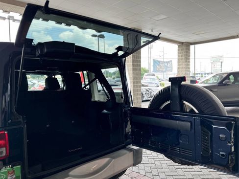 Used 2013 Jeep Wrangler Unlimited Sahara w/ Max Tow Pkg AWD/4WD image 83