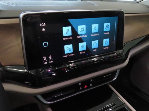 New 2026 Volkswagen Atlas SE image 17